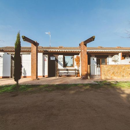 El Pueblo De Leo Hotel Badajoz Luaran gambar