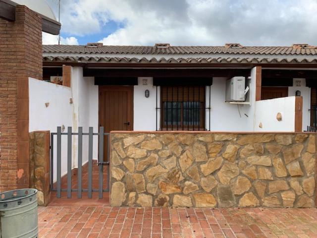 El Pueblo De Leo Hotel Badajoz Luaran gambar