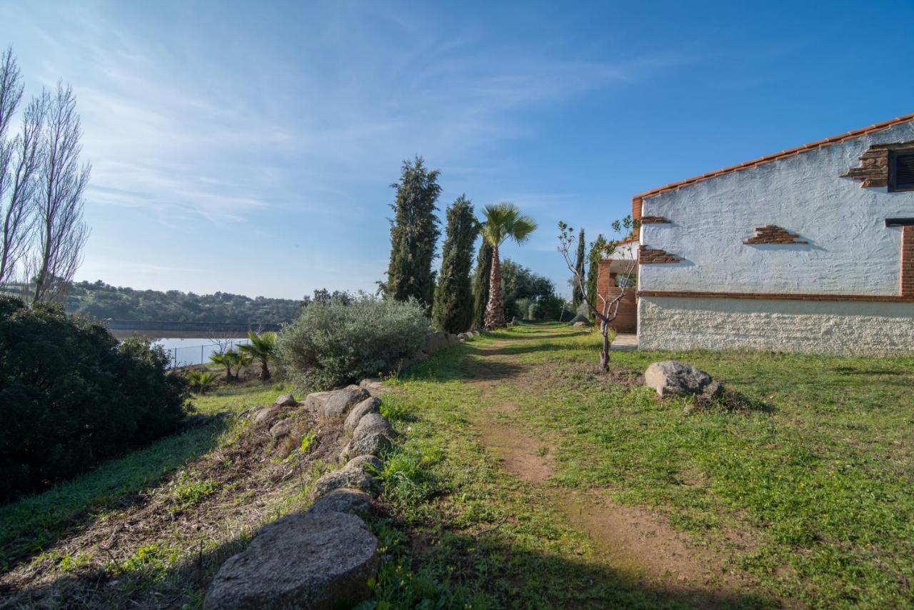 El Pueblo De Leo Hotel Badajoz Luaran gambar