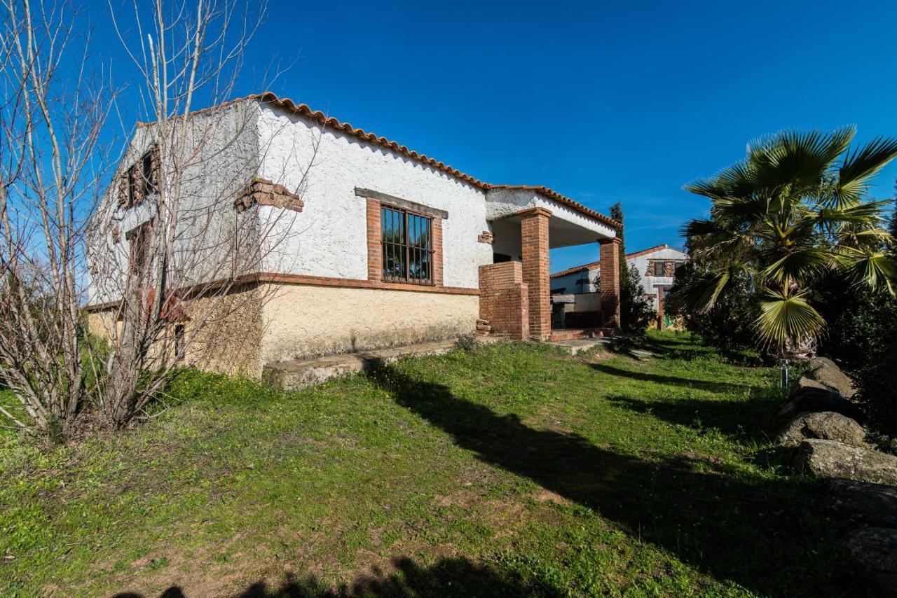 El Pueblo De Leo Hotel Badajoz Luaran gambar