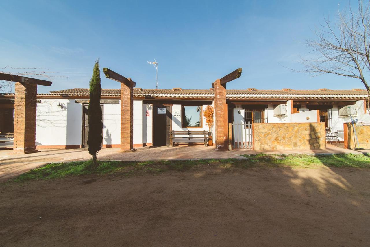 El Pueblo De Leo Hotel Badajoz Luaran gambar