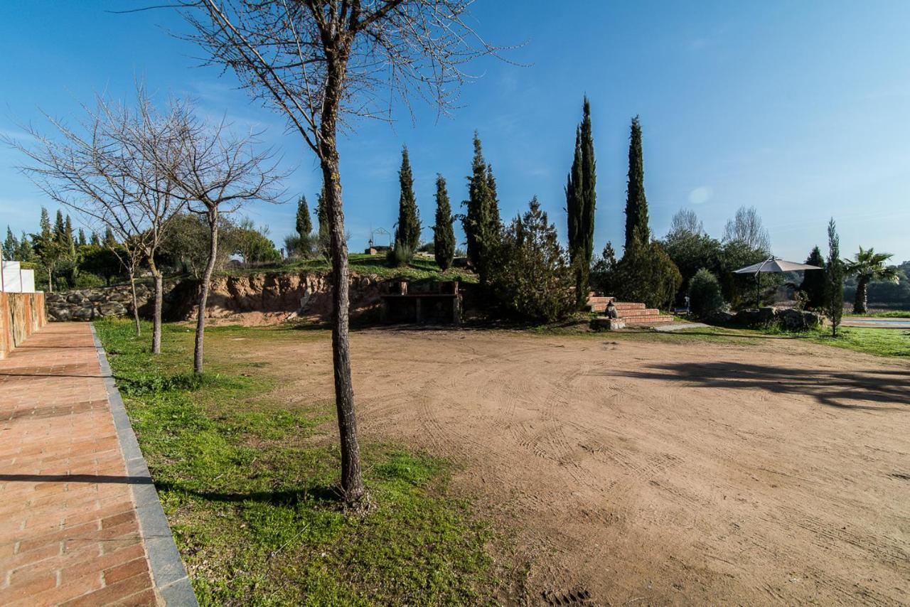 El Pueblo De Leo Hotel Badajoz Luaran gambar